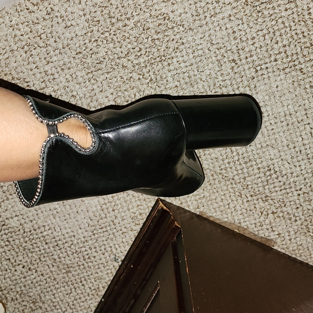MADE IN ITALY MA&LO BLACK REAL LEATHER STUD TRIM BOOTIES EUC SIZE 40 - Picture 2 of 13